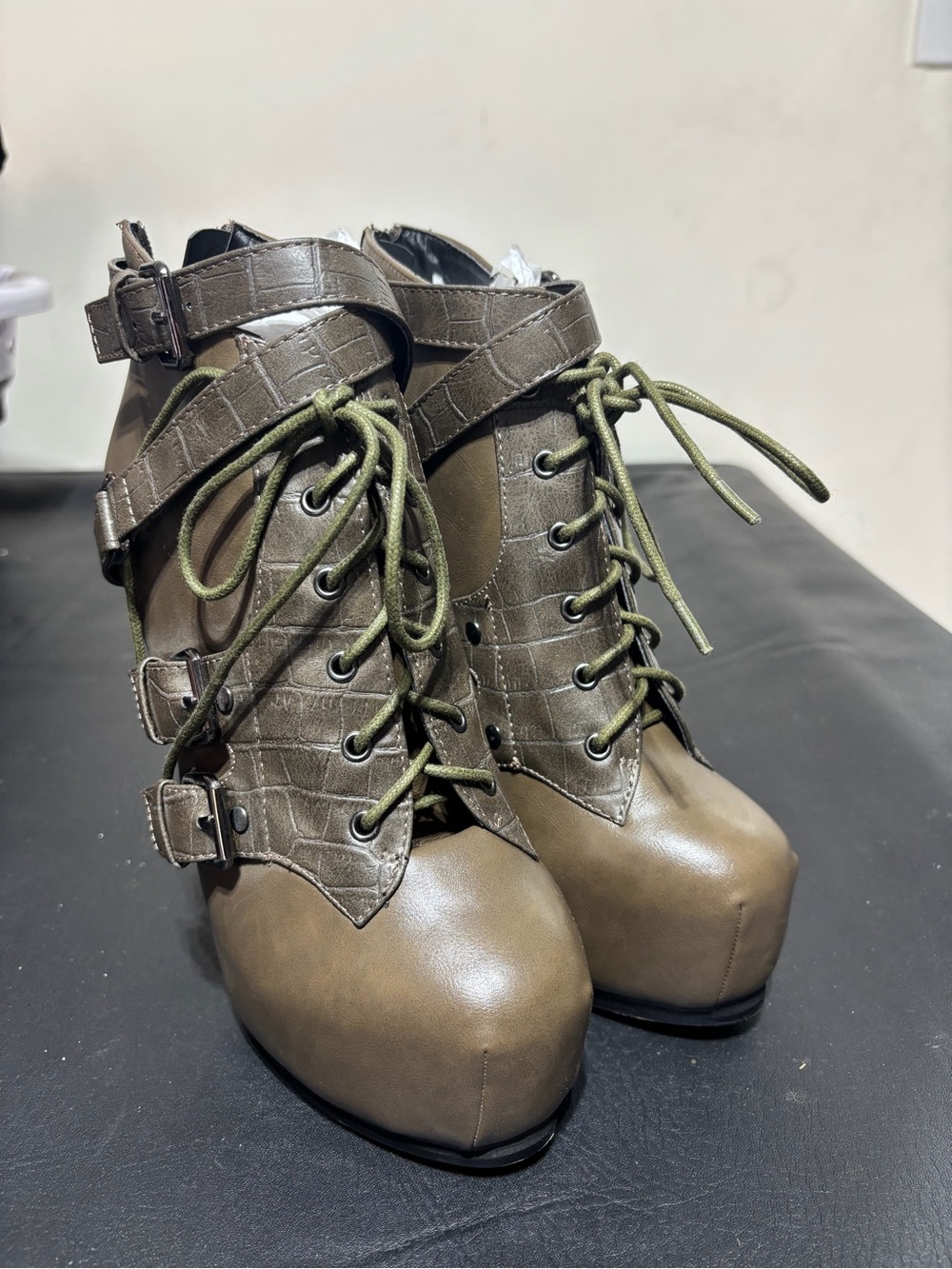 Women's Olive Lace-Up Buckle Ankle Boots